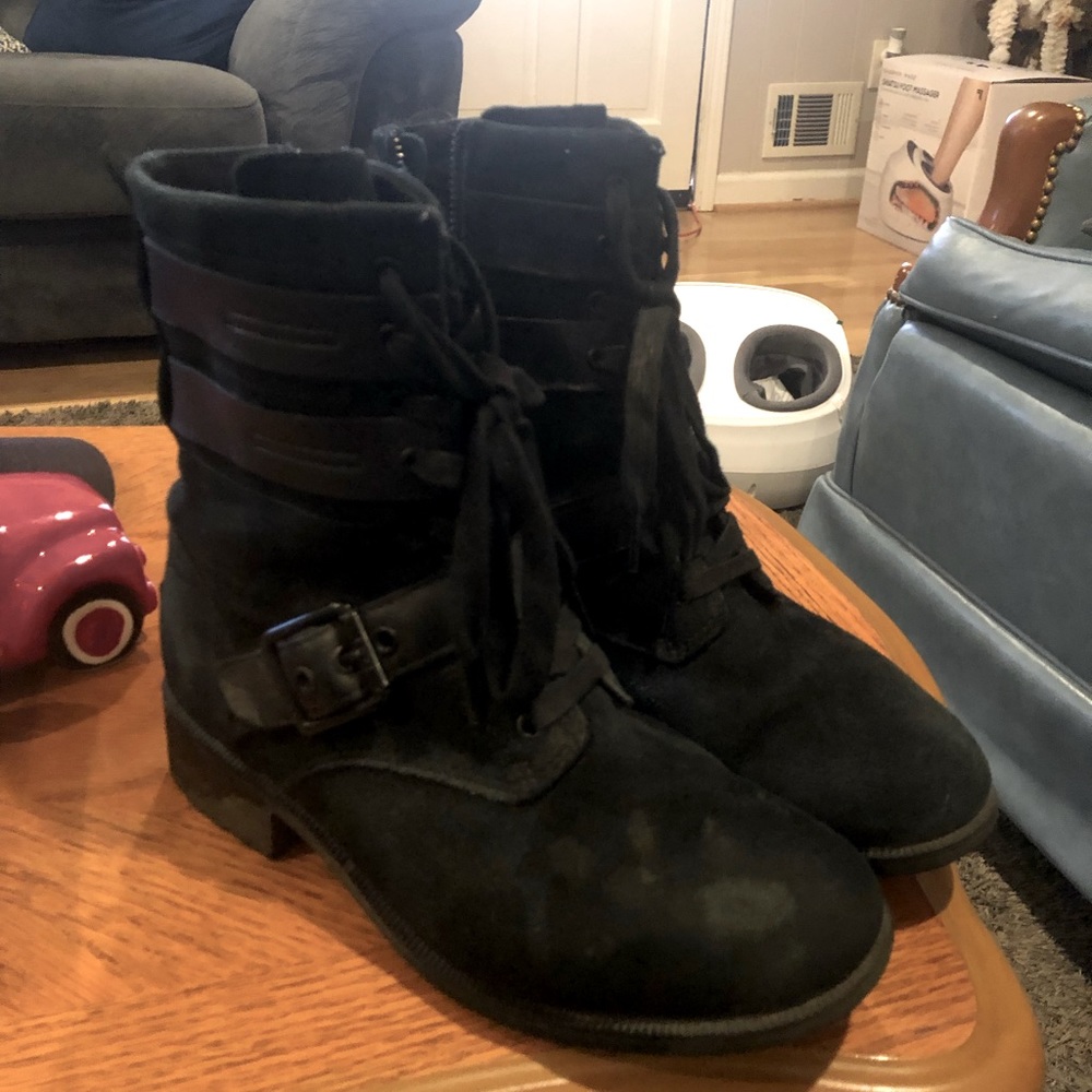 Ugg Austrailia black suede ankle boots 8.5